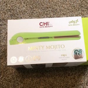 CHI Hairstyling Flat Iron / Straightener